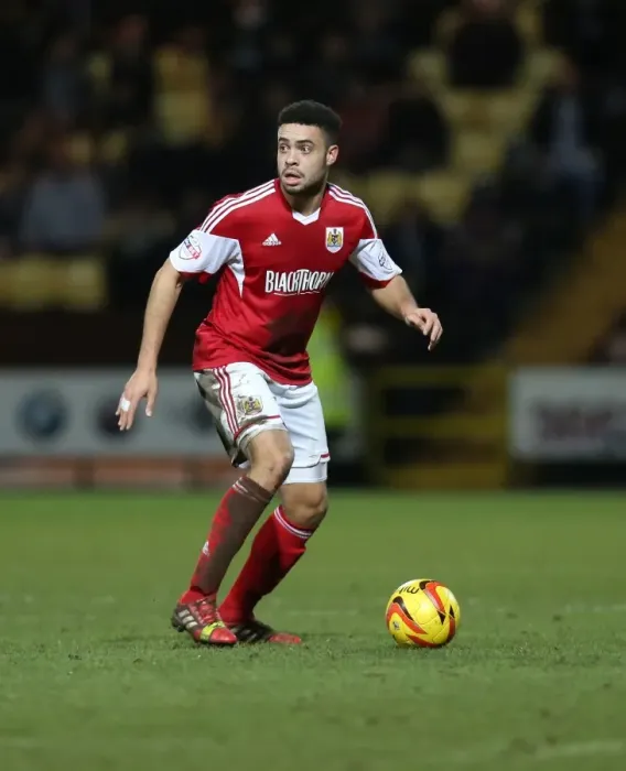 Framed Print : Derrick Williams of Bristol City in Action Against Notts County, Sky Bet League One, December 2013