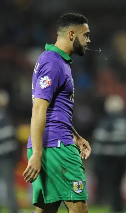 Framed Print : Derrick Williams Disappointment: Swindon Town vs. Bristol City, 15th November 2014 Framed Print : Derrick Williams Disappointment: Swindon Town vs. Bristol City, 15th November 2014