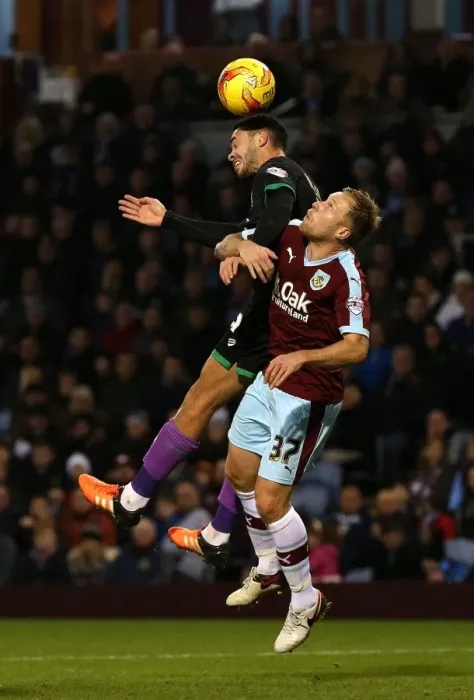 Framed Print : Derrick Williams Wins a Header for Bristol City against Burnley, Sky Bet Championship, 2015 Framed Print : Derrick Williams Wins a Header for Bristol City against Burnley, Sky Bet Championship, 2015