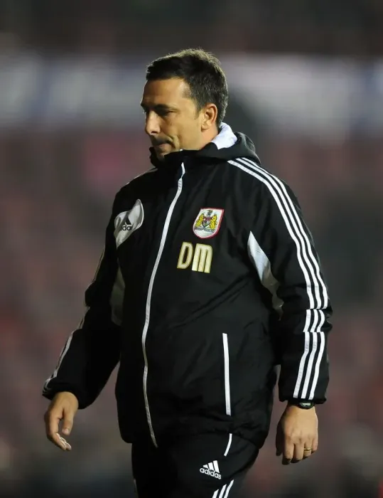 Framed Print : Devastated McInnes Suffers Last-Minute Championship Defeat for Bristol City against Burnley Framed Print : Devastated McInnes Suffers Last-Minute Championship Defeat for Bristol City against Burnley