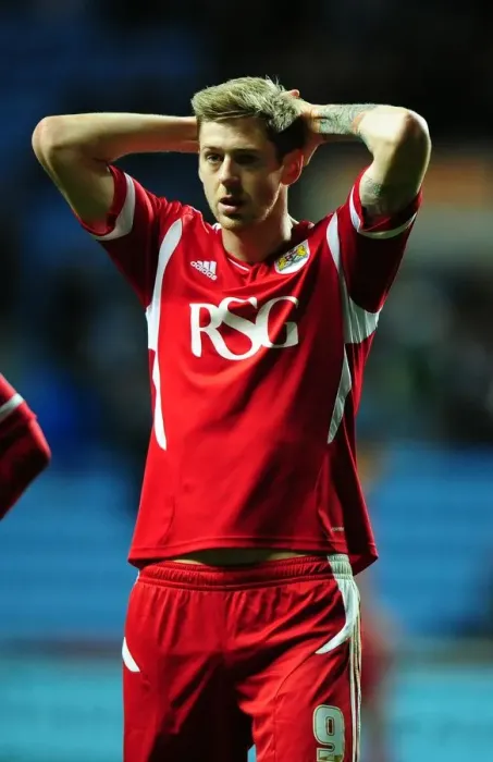 Framed Print : Disappointed Jon Stead: Coventry City vs. Bristol City, Championship (26 / 12 / 2011)