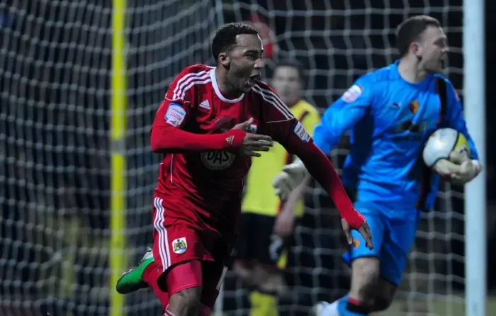 Framed Print : Dramatic Equalizer: Nicky Maynard's Thrilling Goal for Bristol City in the Championship (22 / 02 / 2011) Framed Print : Dramatic Equalizer: Nicky Maynard's Thrilling Goal for Bristol City in the Championship (22 / 02 / 2011)