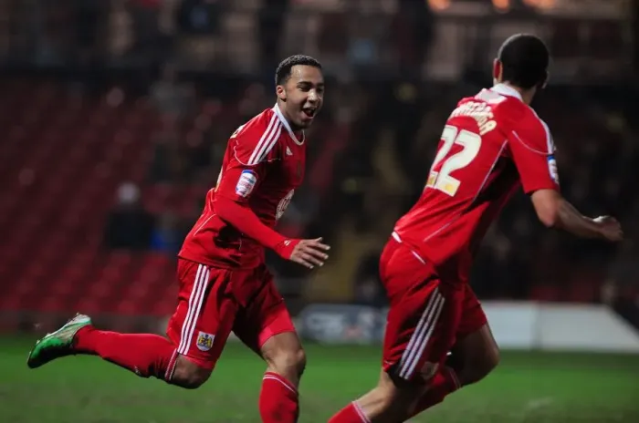 Framed Print : Dramatic Equalizer: Nicky Maynard's Thrilling Goal for Bristol City in the Championship (22 / 02 / 2011) Framed Print : Dramatic Equalizer: Nicky Maynard's Thrilling Goal for Bristol City in the Championship (22 / 02 / 2011)