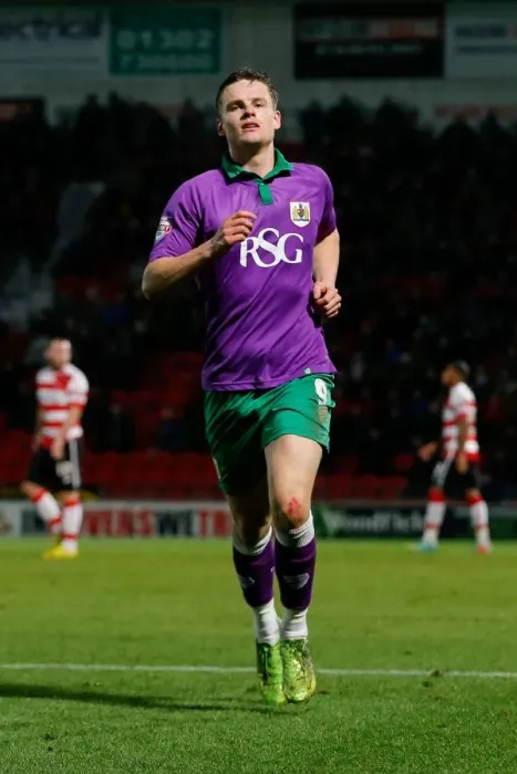 Framed Print : Dramatic FA Cup Equalizer: Matt Smith Scores for Bristol City against Doncaster Rovers (2015)