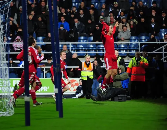 Framed Print : Dramatic Last-Minute Equalizer by Steven Caulker: QPR vs. Bristol City, Championship (03 / 01 / 2011) Framed Print : Dramatic Last-Minute Equalizer by Steven Caulker: QPR vs. Bristol City, Championship (03 / 01 / 2011)