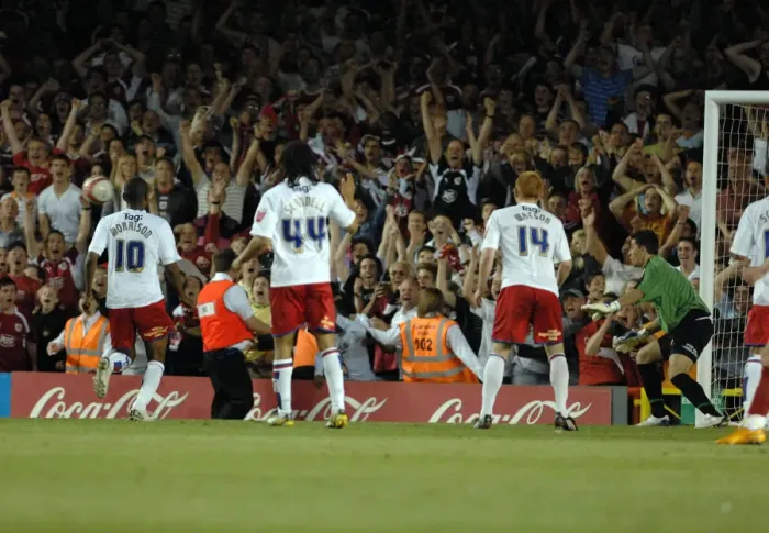 Framed Print : The Dramatic Play-Off Showdown: Bristol City vs. Crystal Palace (07-08) Framed Print : The Dramatic Play-Off Showdown: Bristol City vs. Crystal Palace (07-08)
