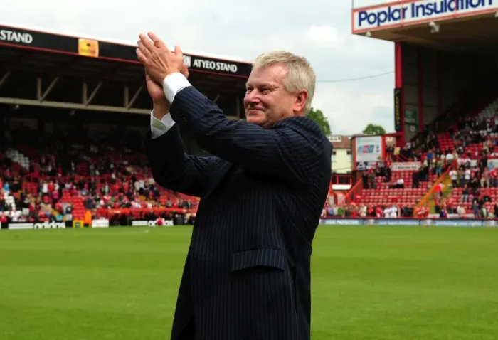 Framed Print : Emotional Farewell: Steve Lansdown's Last Game as Bristol City Chairman (07 / 05 / 2011) - Championship Match vs. Hull City