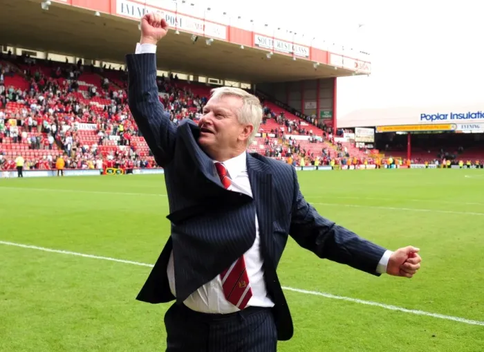 Framed Print : Emotional Farewell: Steve Lansdown Bids Adieu as Bristol City FC Chairman (Championship Match vs Hull City, 07-05-2011) Framed Print : Emotional Farewell: Steve Lansdown Bids Adieu as Bristol City FC Chairman (Championship Match vs Hull City, 07-05-2011)