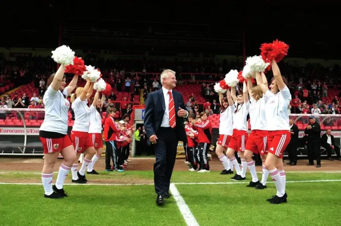 Framed Print : Emotional Farewell: Steve Lansdown's Last Game as Bristol City Chairman (Bristol City v Hull City, 07 / 05 / 2011) Framed Print : Emotional Farewell: Steve Lansdown's Last Game as Bristol City Chairman (Bristol City v Hull City, 07 / 05 / 2011)