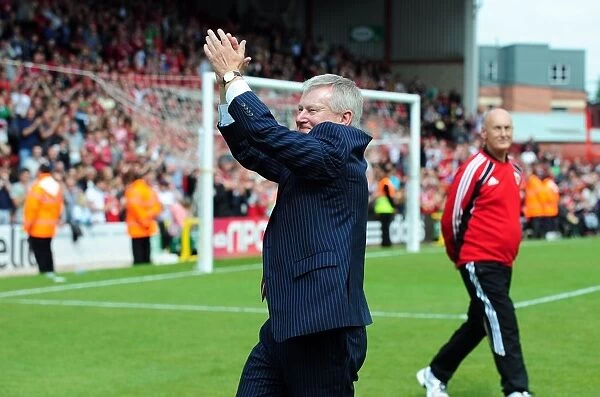 Emotional Steve Lansdown Bids Farewell as Bristol City FC Chairman (vs Hull City, 07-05-2011)