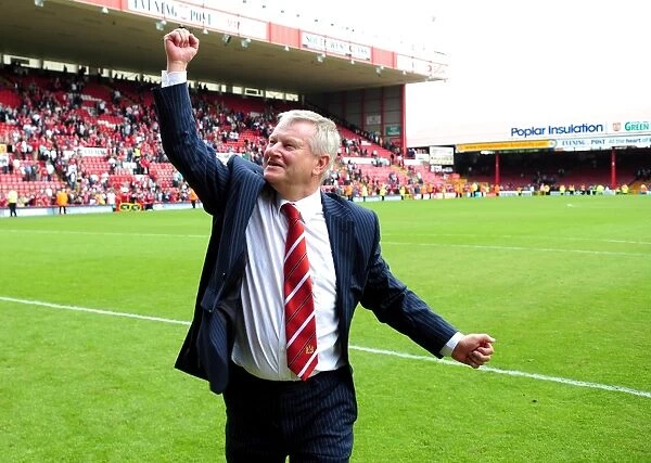 Emotional Steve Lansdown Bids Farewell as Bristol City FC Chairman (vs. Hull City, 07 / 05 / 2011)