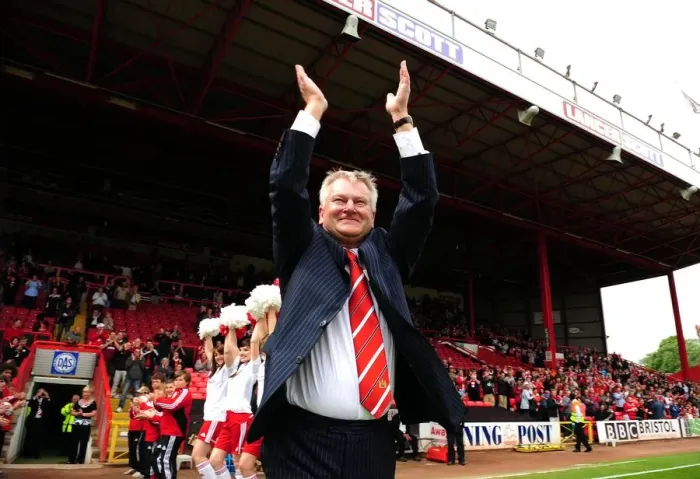 Framed Print : Emotional Steve Lansdown Bids Farewell as Bristol City Chairman (Bristol City vs Hull City, 07 / 05 / 2011)