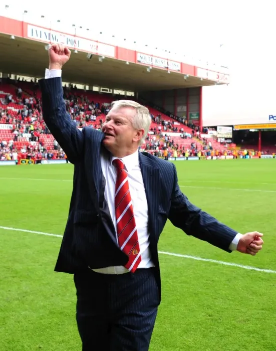 Framed Print : Emotional Steve Lansdown Bids Farewell as Bristol City FC Chairman (vs Hull City, 07 / 05 / 2011)