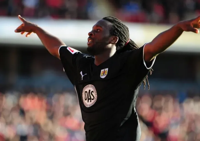 Framed Print : Evander Sno's Double Debut: The Exciting Moment He Scored His First Goal for Bristol City Against Barnsley