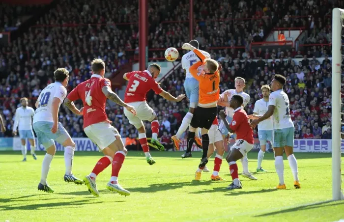 Framed Print : Exciting Moment: Derrick Williams Nearly Scores for Bristol City against Coventry City, April 18, 2015 Framed Print : Exciting Moment: Derrick Williams Nearly Scores for Bristol City against Coventry City, April 18, 2015