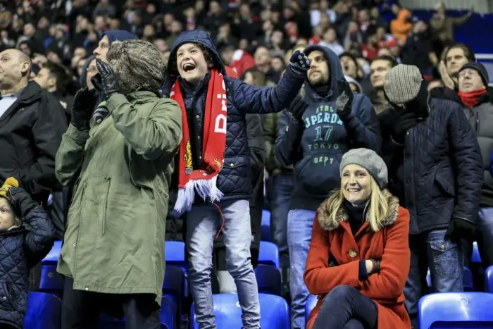 Framed Print : Exultant Bristol City Fans Celebrate Goal at Reading's Madejski Stadium, Sky Bet Championship (November 2016)