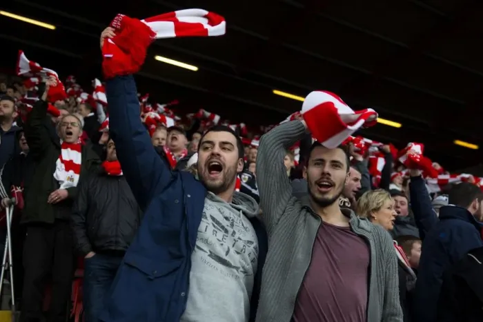 Framed Print : The FA Cup Fourth Round: Thrilling Rivalry Between Bristol City and West Ham United at Ashton Gate