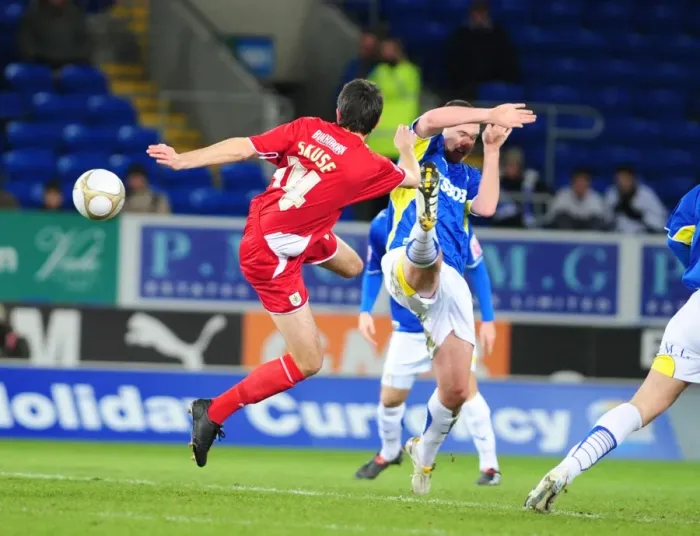 Framed Print : FA Cup Showdown: Cardiff City vs. Bristol City, Season 09-10 Framed Print : FA Cup Showdown: Cardiff City vs. Bristol City, Season 09-10