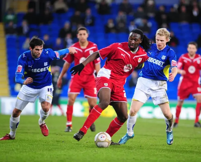 Framed Print : FA Cup Showdown: Cardiff City vs. Bristol City, Season 09-10 Framed Print : FA Cup Showdown: Cardiff City vs. Bristol City, Season 09-10