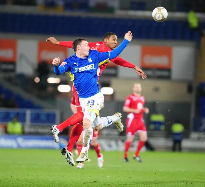 Framed Print : FA Cup Showdown: Cardiff City vs. Bristol City, Season 09-10 Framed Print : FA Cup Showdown: Cardiff City vs. Bristol City, Season 09-10