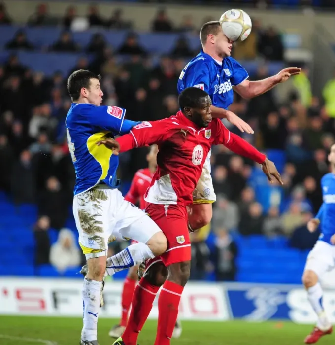 Framed Print : FA Cup Showdown: Cardiff City vs. Bristol City, Season 09-10 Framed Print : FA Cup Showdown: Cardiff City vs. Bristol City, Season 09-10