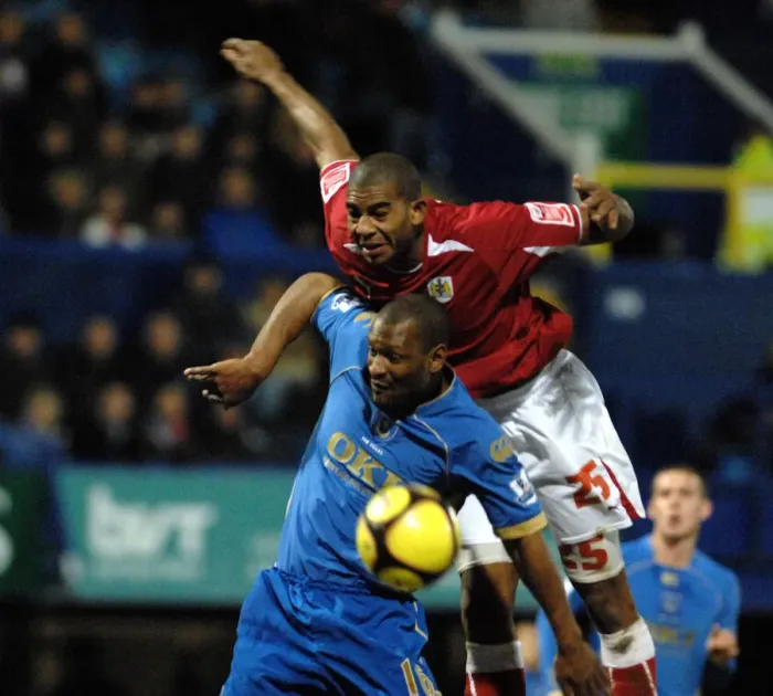 Framed Print : FA Cup Showdown: Portsmouth vs. Bristol City, Season 08-09 Framed Print : FA Cup Showdown: Portsmouth vs. Bristol City, Season 08-09