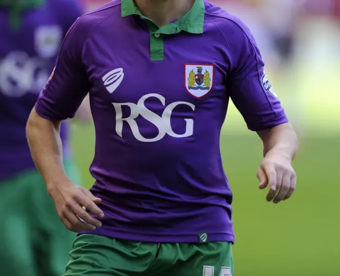 Framed Print : First Game of the Season: Sheffield United vs. Bristol City, Sky Bet League One (09.08.14) - New Purple and Green Shirt