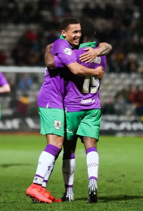Framed Print : Five-Goal Thriller: Bradford City vs. Bristol City - The Promotion Battle