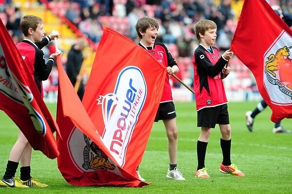 Flag Bearers Clash: Bristol City vs Huddersfield Town, Npower Championship 2013 - Ashton Gate