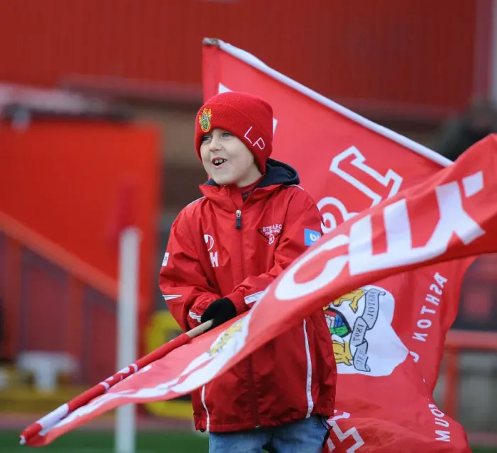 Framed Print : Flag-Bearing Moment: Bristol City vs Preston North End, Sky Bet League One (November 2014) Framed Print : Flag-Bearing Moment: Bristol City vs Preston North End, Sky Bet League One (November 2014)