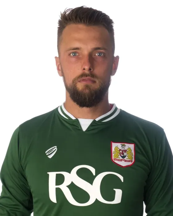 Framed Print : Focused Training: Derrick Williams of Bristol City