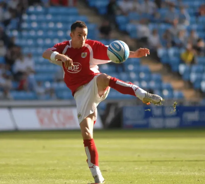 Framed Print : Football Rivalry: A Clash of Titans - Michael McIndoe in Action (Coventry City vs. Bristol City) Framed Print : Football Rivalry: A Clash of Titans - Michael McIndoe in Action (Coventry City vs. Bristol City)