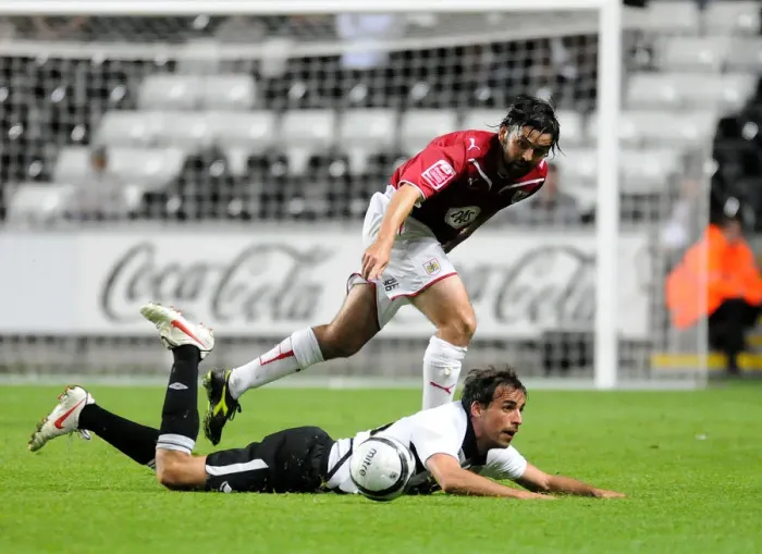 Framed Print : The Football Rivalry: Swansea City vs. Bristol City (Season 09-10)