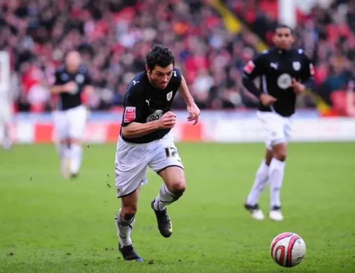 Framed Print : Football Showdown: Sheffield United vs. Bristol City - Season 09-10 Framed Print : Football Showdown: Sheffield United vs. Bristol City - Season 09-10