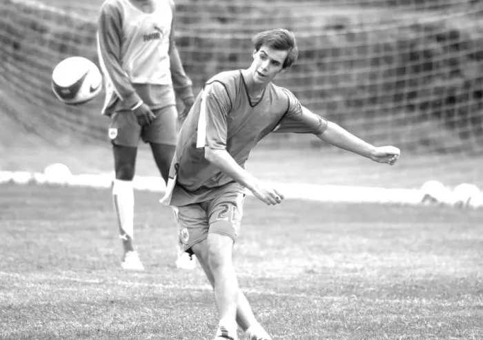 Framed Print : Frankie Artus in Focus: Training with Bristol City FC (07-08)