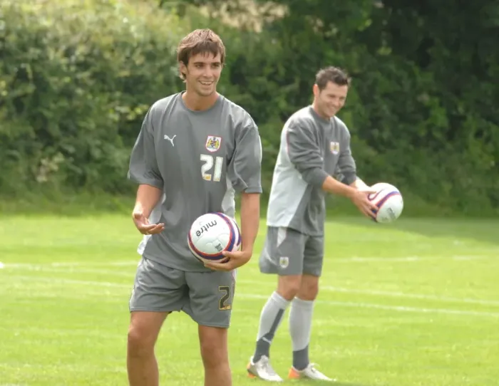 Framed Print : Frankie Artus: Intense Training with Bristol City FC (07-08)