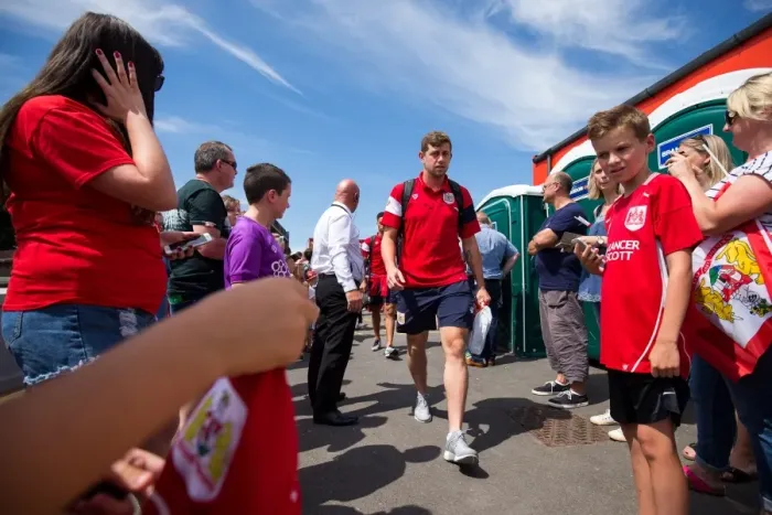 Framed Print : Frankie Fielding Arrives at The Creek: Bristol Manor Farm vs. Bristol City (09 / 07 / 2017) - Pre-season Friendly Framed Print : Frankie Fielding Arrives at The Creek: Bristol Manor Farm vs. Bristol City (09 / 07 / 2017) - Pre-season Friendly