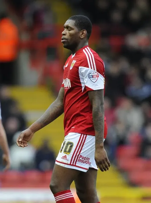 Framed Print : Frustration for Jay Emmanuel-Thomas as Bristol City Face MK Dons in League One