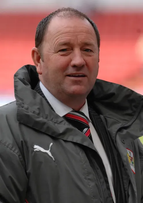 Framed Print : Gary Johnson in Action: Sheffield United vs. Bristol City Framed Print : Gary Johnson in Action: Sheffield United vs. Bristol City