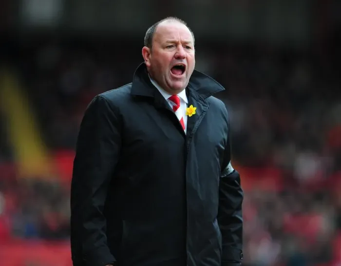 Framed Print : Gary Johnson: In Action on the Touchline - Bristol City vs Doncaster Rovers Framed Print : Gary Johnson: In Action on the Touchline - Bristol City vs Doncaster Rovers