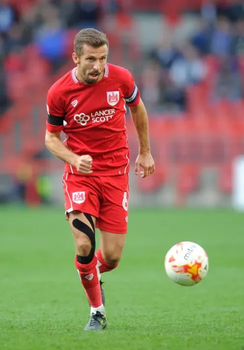 Framed Print : Gary O'Neil in Action: Bristol City vs Blackburn Rovers, October 2016 (Sky Bet Championship) Framed Print : Gary O'Neil in Action: Bristol City vs Blackburn Rovers, October 2016 (Sky Bet Championship)