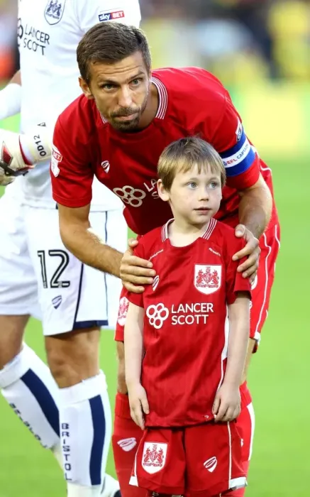 Framed Print : Gary O'Neil and Mandot the Bristol City Mascot at Carrow Road during Norwich City vs Bristol City Championship Match, August 16, 2016 Framed Print : Gary O'Neil and Mandot the Bristol City Mascot at Carrow Road during Norwich City vs Bristol City Championship Match, August 16, 2016