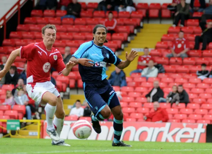 Framed Print : Gavin Williams in Action for Bristol City Against Wycombe Wanderers