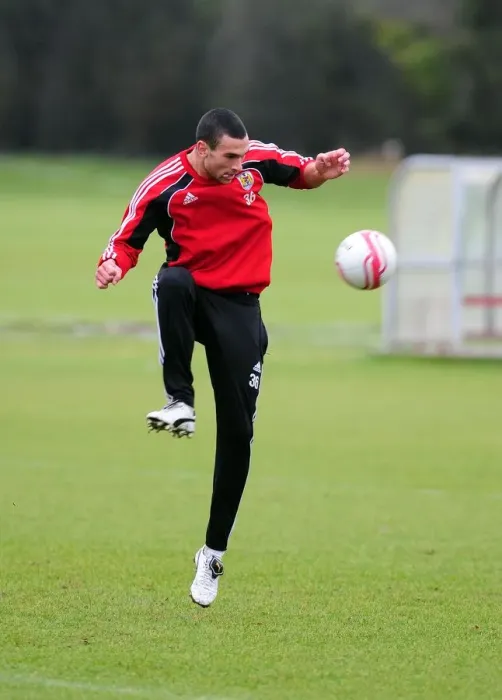 Framed Print : Gearing Up: Bristol City First Team 2010-11 Season Training (January 13)