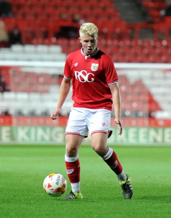 Framed Print : George Dowling of Bristol City in Action at Ashton Gate Stadium