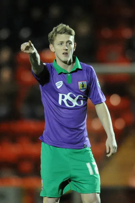 Framed Print : George Saville in Action: Leyton Orient vs. Bristol City, Sky Bet League One (03.03.2015) Framed Print : George Saville in Action: Leyton Orient vs. Bristol City, Sky Bet League One (03.03.2015)