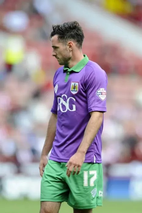 Framed Print : Greg Cunningham in Action: Bristol City vs. Sheffield United, Sky Bet League One Opening Game, Bramal Lane