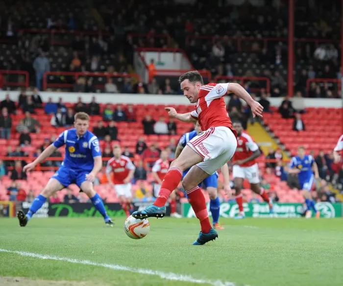 Framed Print : Greg Cunningham in Action: Bristol City vs. Crewe, Sky Bet League One (2014)