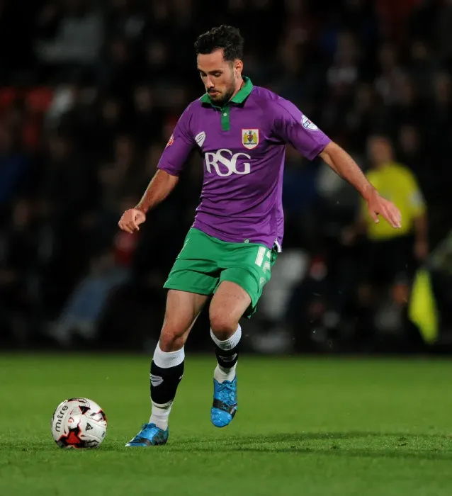 Framed Print : Greg Cunningham of Bristol City in Action against Cheltenham Town, Johnstone's Paint Trophy, October 8, 2014 Framed Print : Greg Cunningham of Bristol City in Action against Cheltenham Town, Johnstone's Paint Trophy, October 8, 2014
