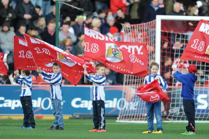 Framed Print : Guard of Honor: Bristol City vs. Notts County in Sky Bet League One at Ashton Gate, January 2015 Framed Print : Guard of Honor: Bristol City vs. Notts County in Sky Bet League One at Ashton Gate, January 2015
